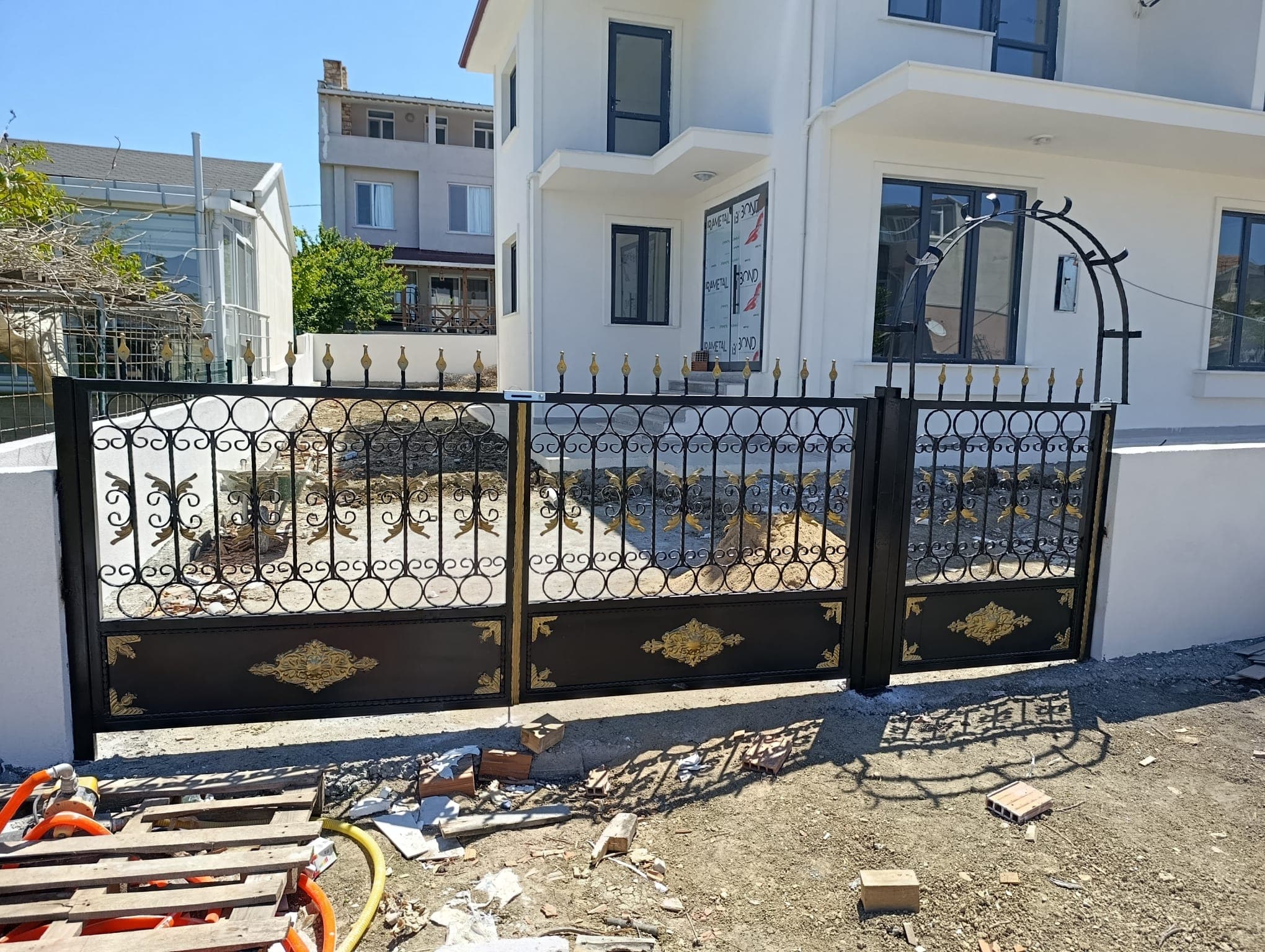 Gelibolu Yapı — ferforje kapı uygulaması